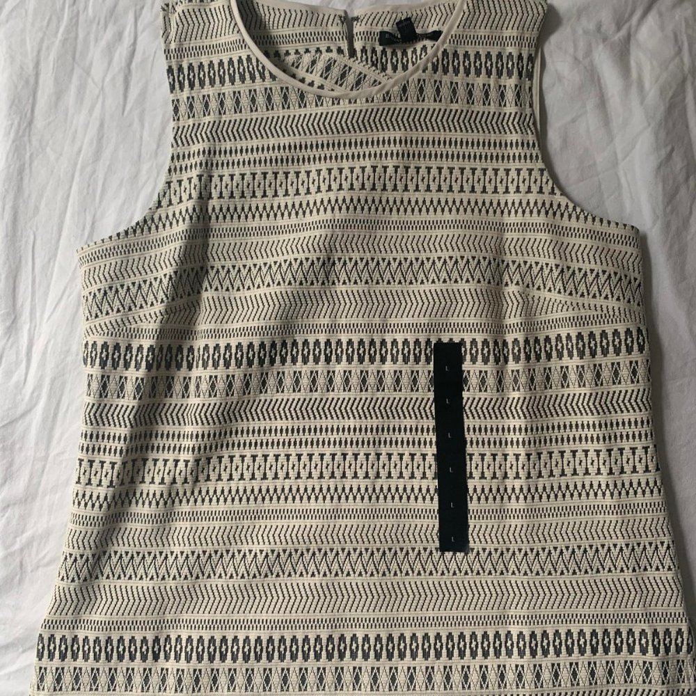 Banana Republic Factory Jaquard Shell Top - Large